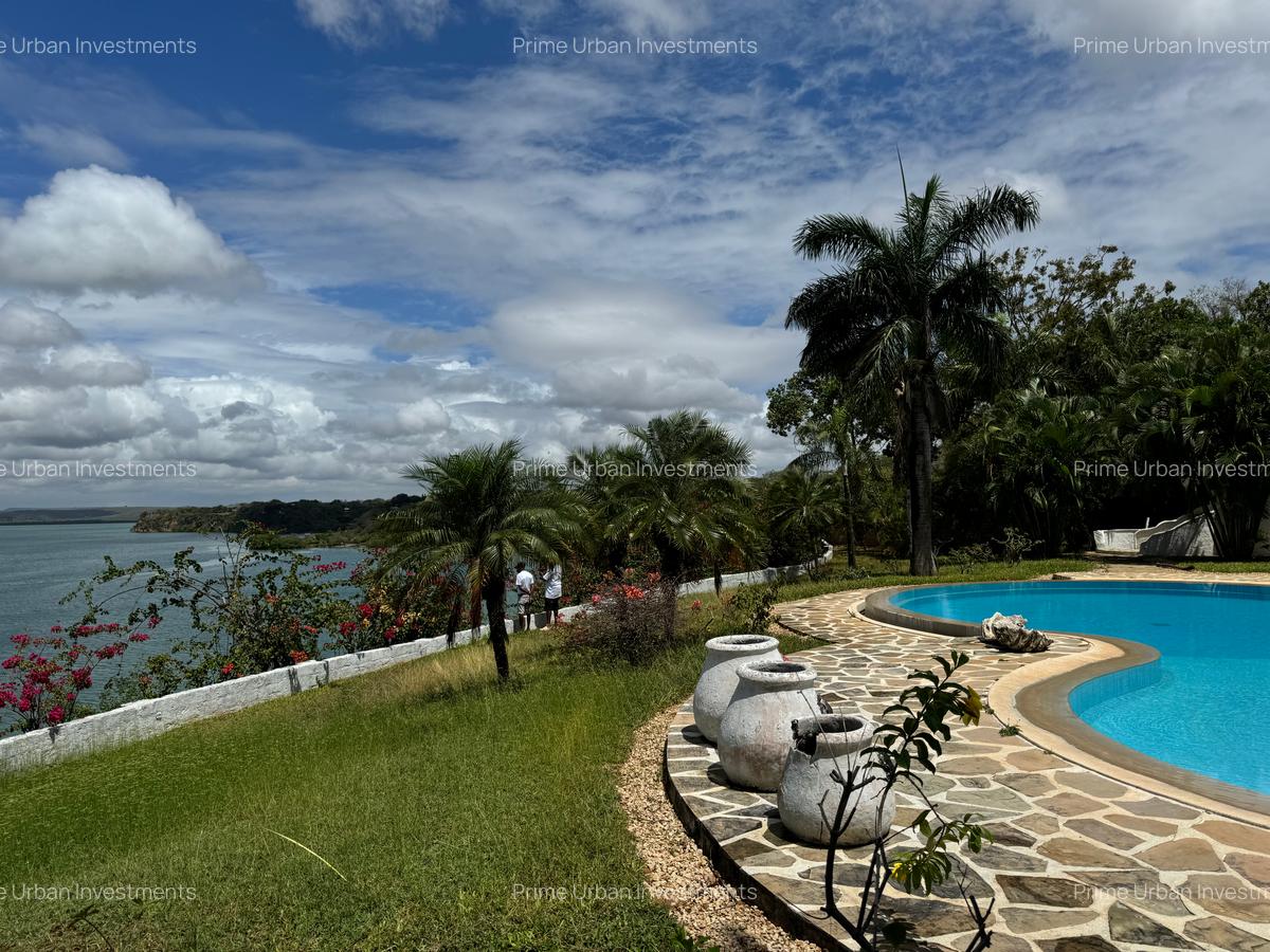 3 Bed Villa with En Suite at Kilifi Creek - 1