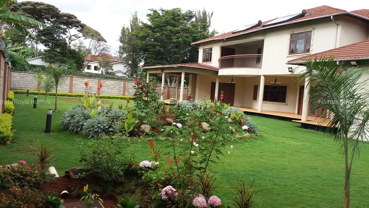5 Bed House with En Suite at Flem Tree - 6