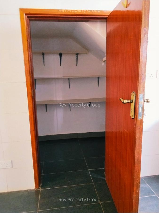 5 Bed Villa with En Suite in Lavington - 7