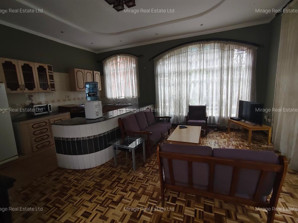 2 Bed House with Garden in Lavington - 17