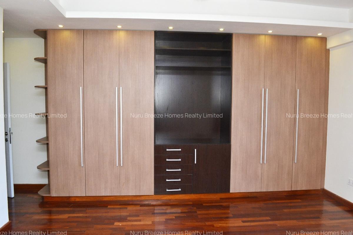 3 Bed Apartment with En Suite in Kileleshwa - 4