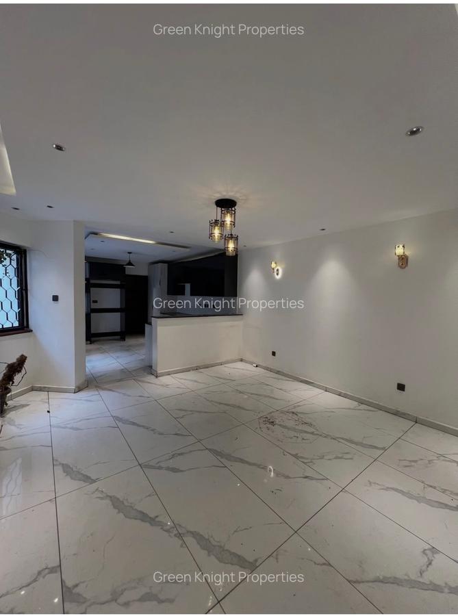 5 Bed Townhouse with En Suite in Lavington - 6
