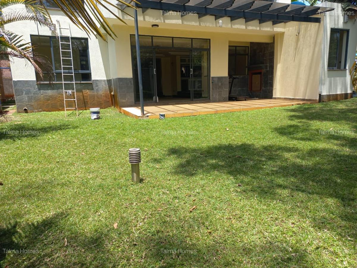 5 Bed Townhouse with En Suite at Lavington Green - 12