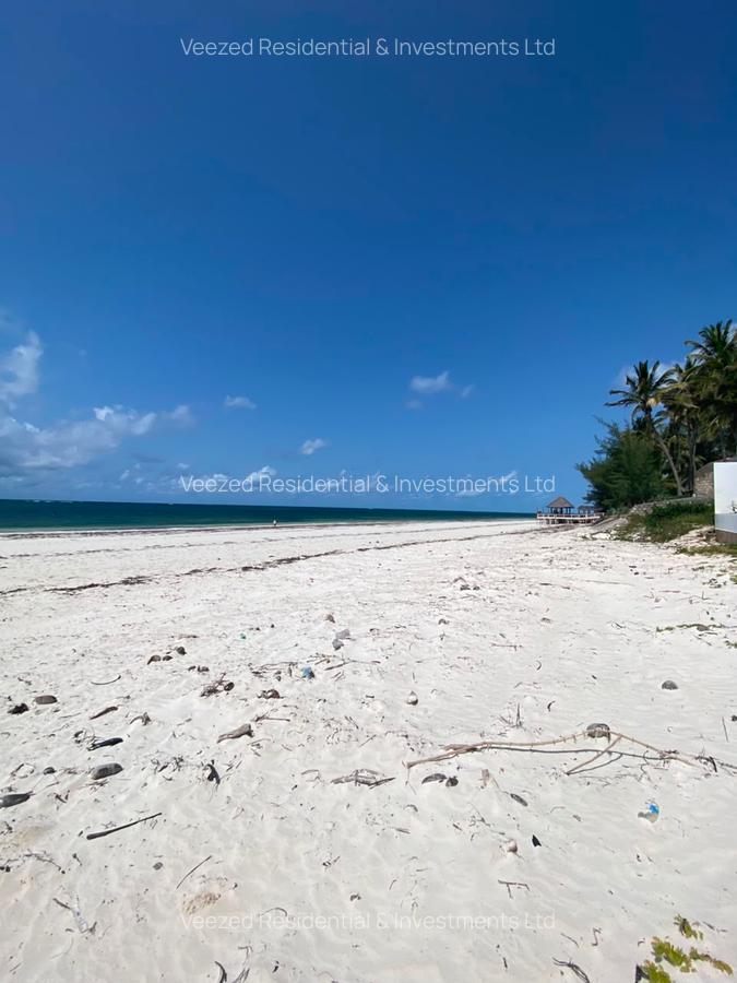 3 Bed Villa with En Suite in Bofa - 1