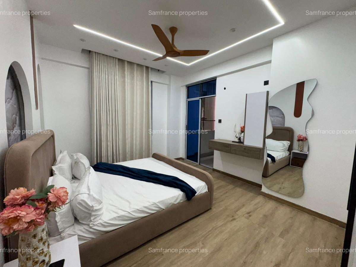 Serviced 3 Bed Apartment with En Suite at Tudor - 3