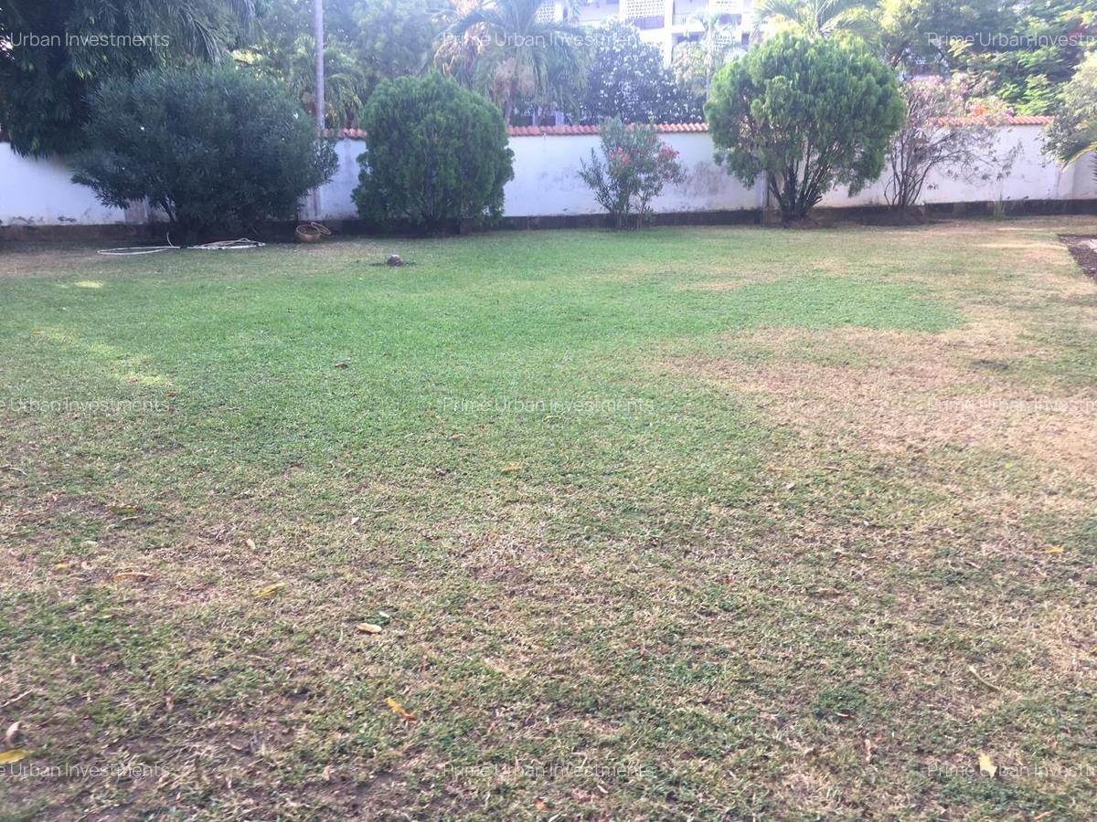 6 Bed House with En Suite at Nyali Beach - 8