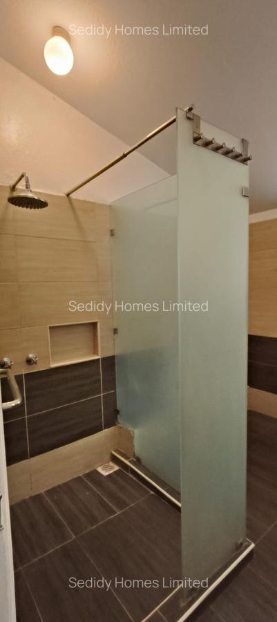 4 Bed House with En Suite in Westlands Area - 8