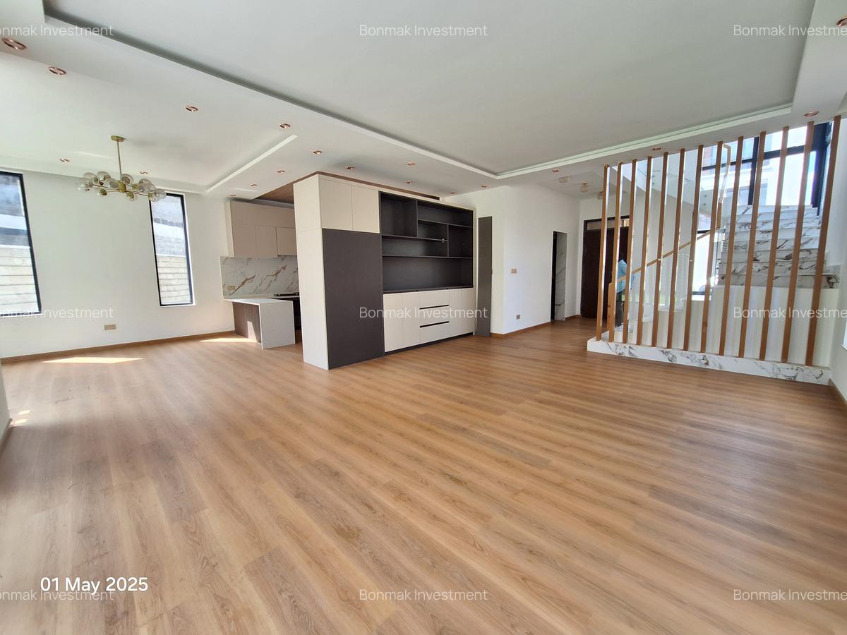 5 Bed Townhouse with En Suite at Lavington Green - 2