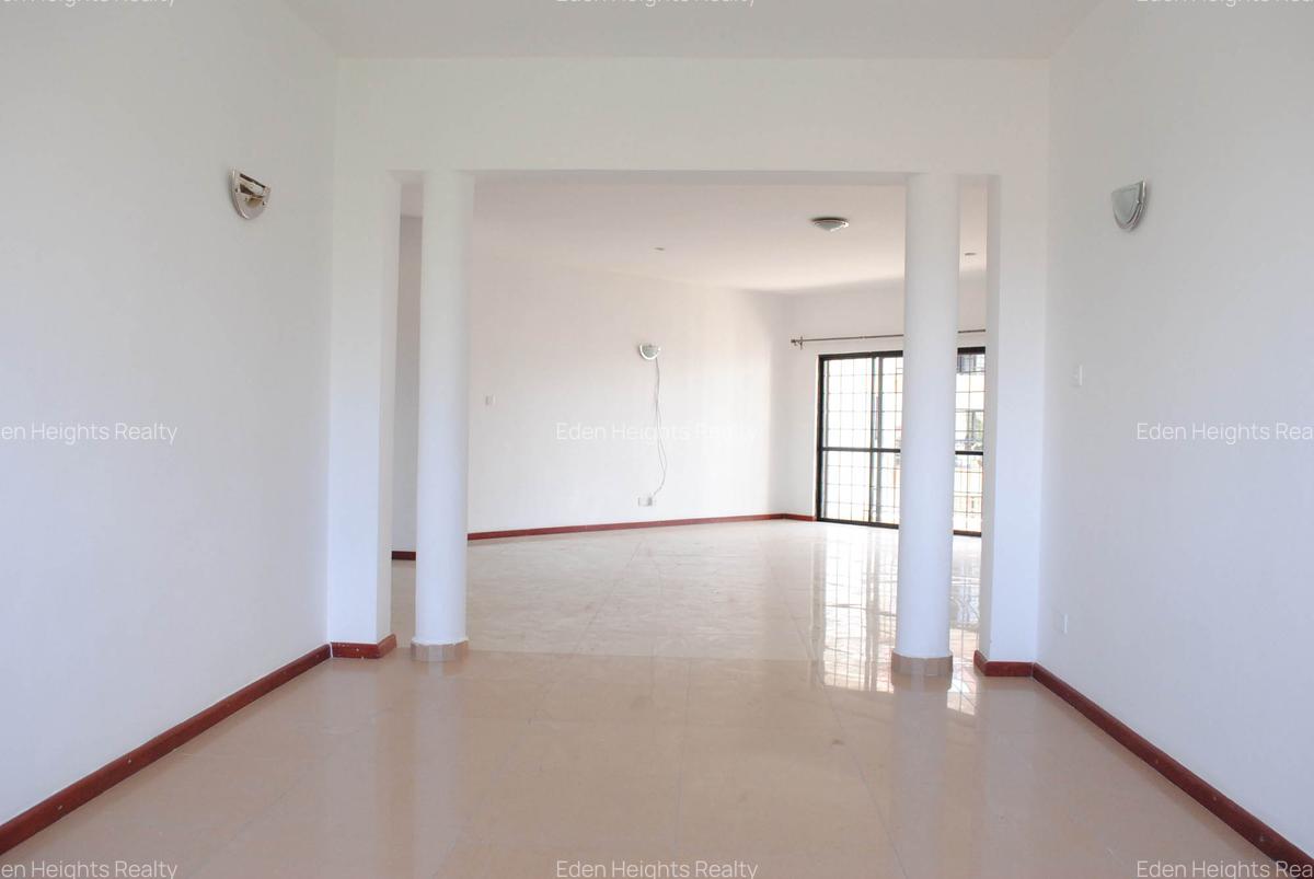 3 Bed Apartment with En Suite in Riverside - 10
