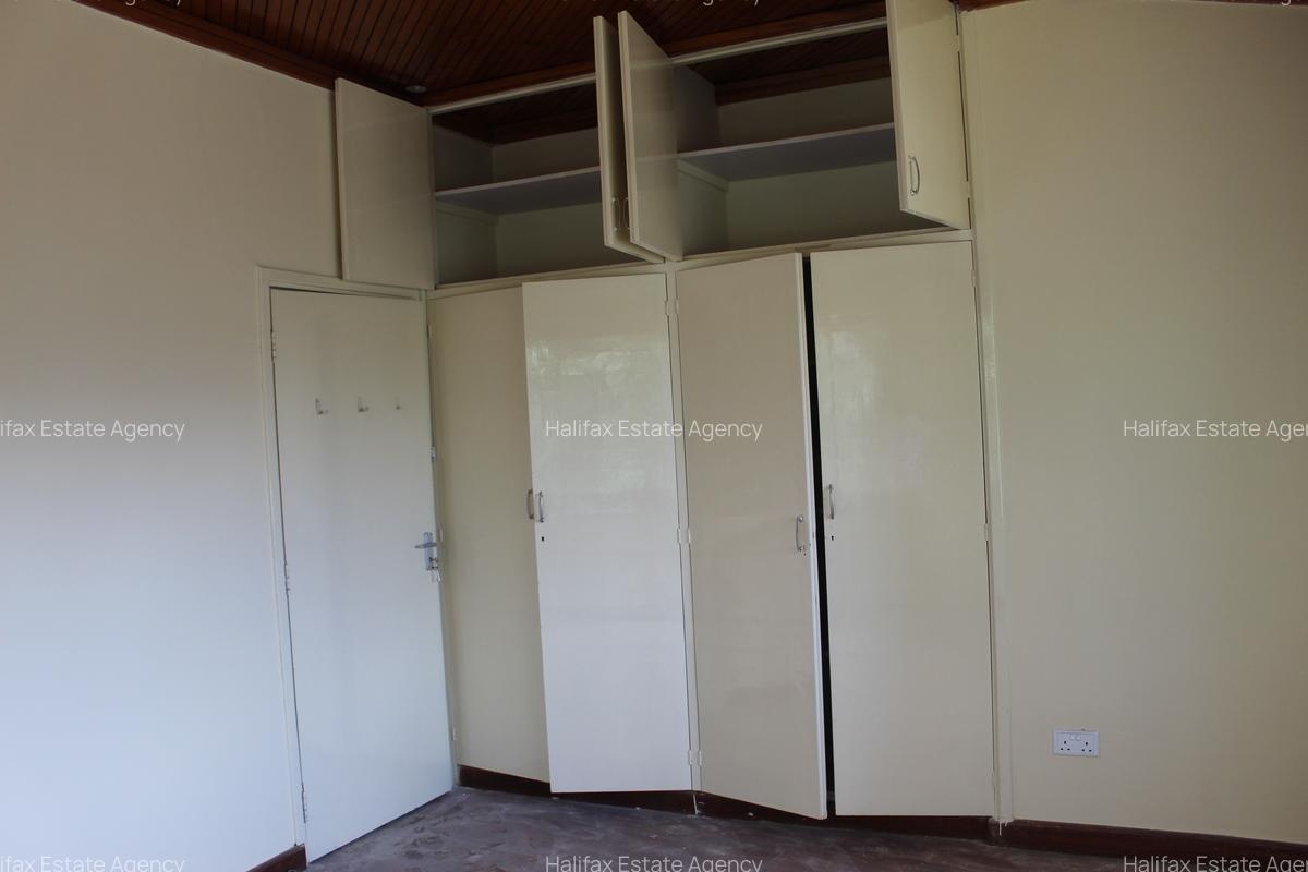 Commercial Property with Parking in Brookside - 6