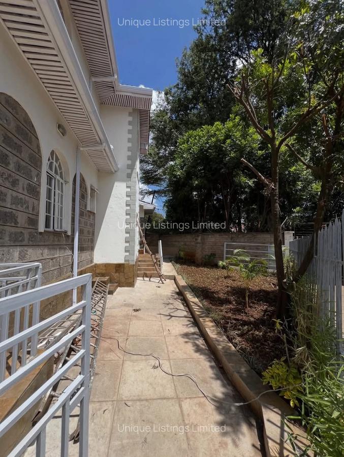 4 Bed Townhouse with En Suite in Lavington - 14