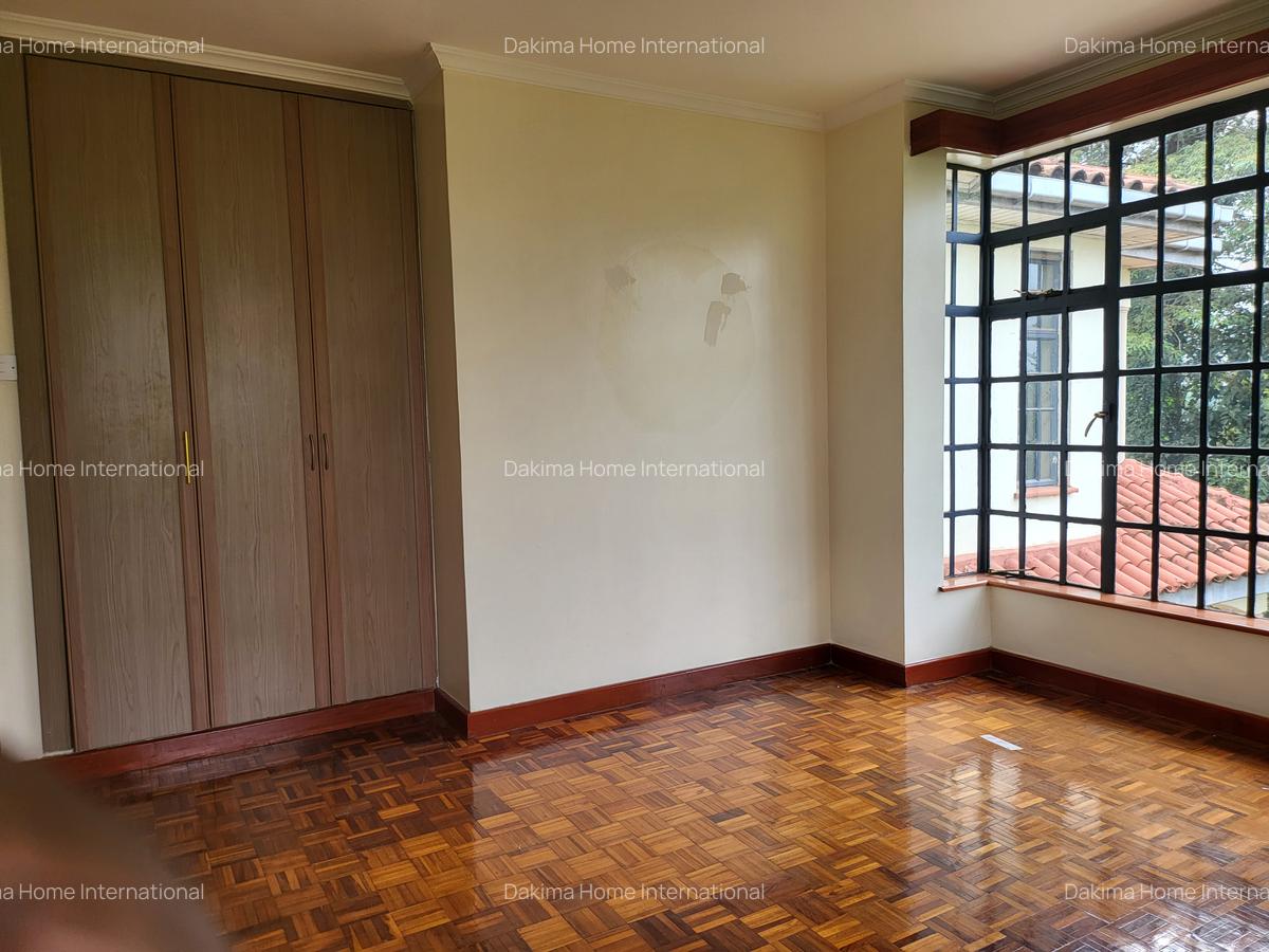 5 Bed Townhouse with En Suite in Rosslyn - 15