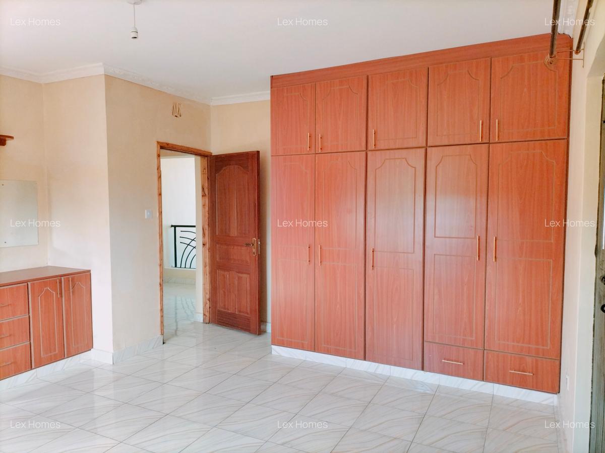 4 Bed House with En Suite at Rimpa - 13