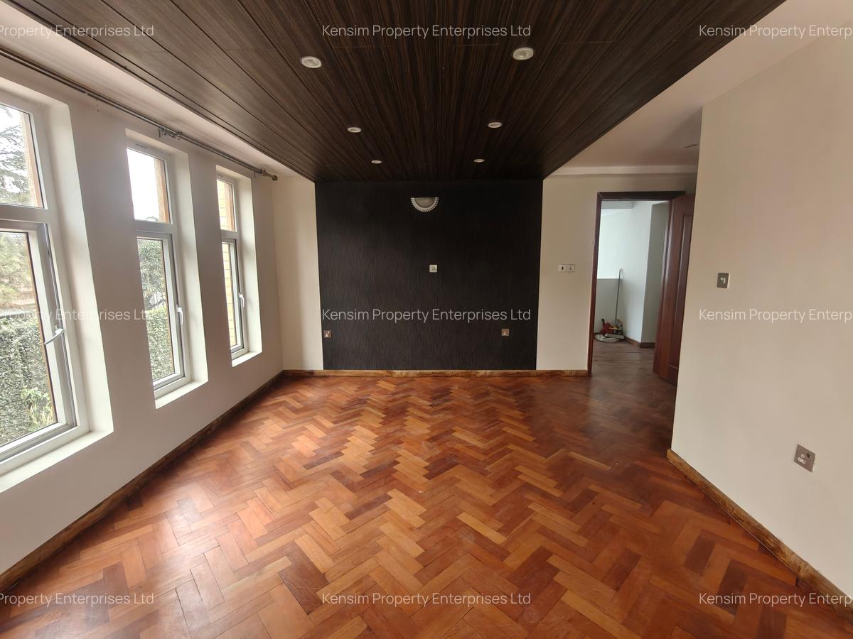5 Bed Townhouse with En Suite in Lavington - 9