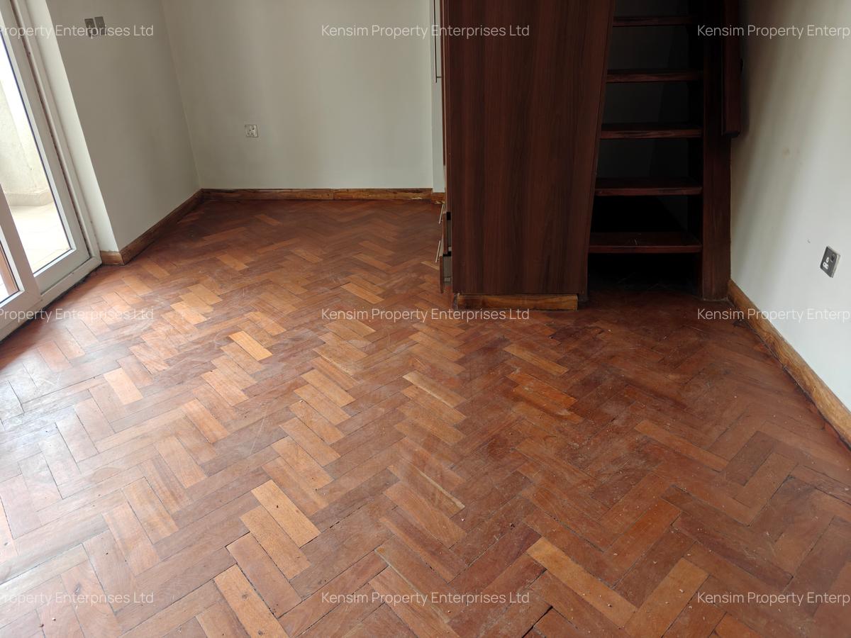 4 Bed Townhouse with En Suite in Lavington - 13