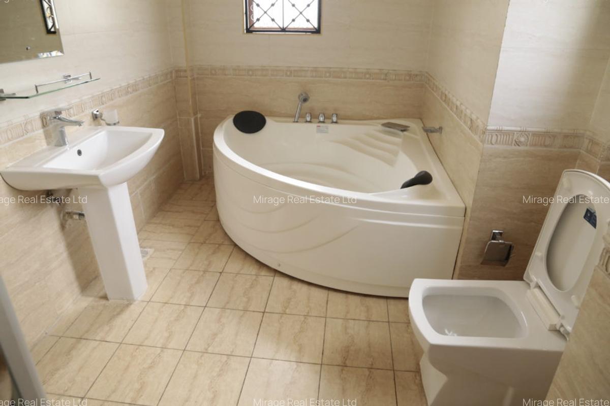 3 Bed Apartment with En Suite in Westlands Area - 13