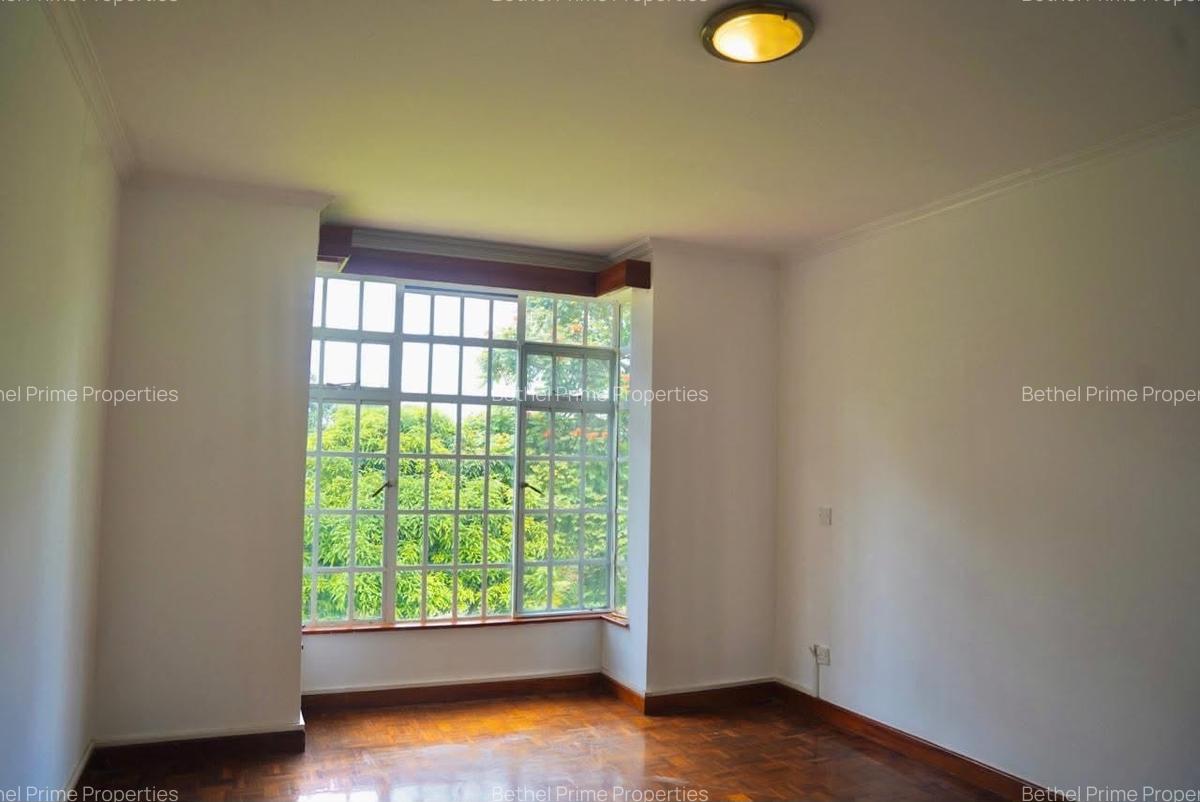 4 Bed Townhouse with En Suite in Rosslyn - 14