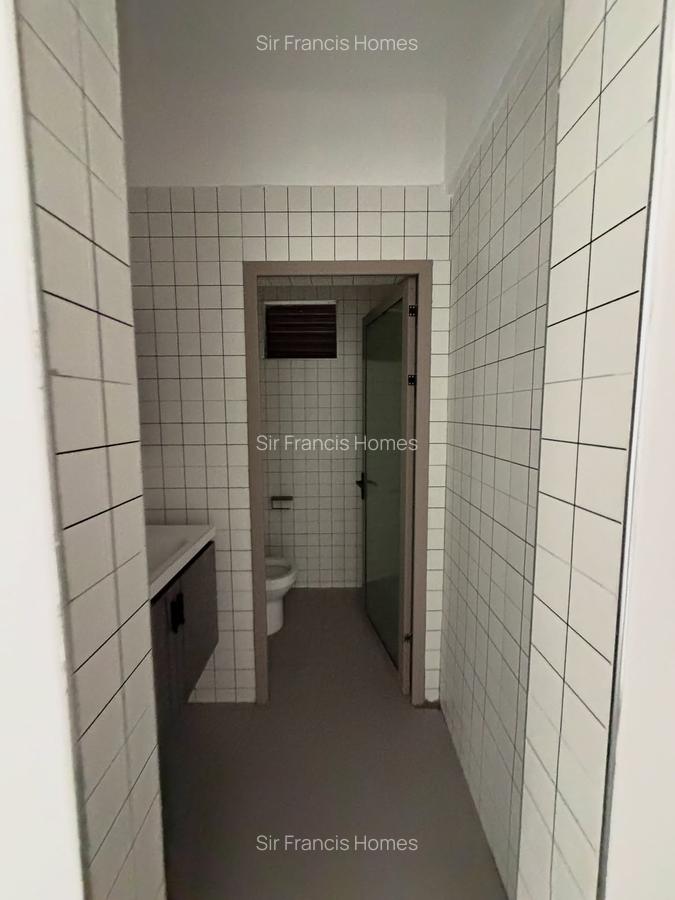 Serviced 4 Bed Apartment with En Suite in Kileleshwa - 11