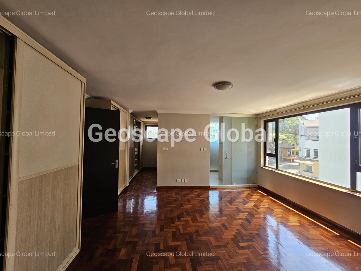 3 Bed Apartment with En Suite in Riverside - 7