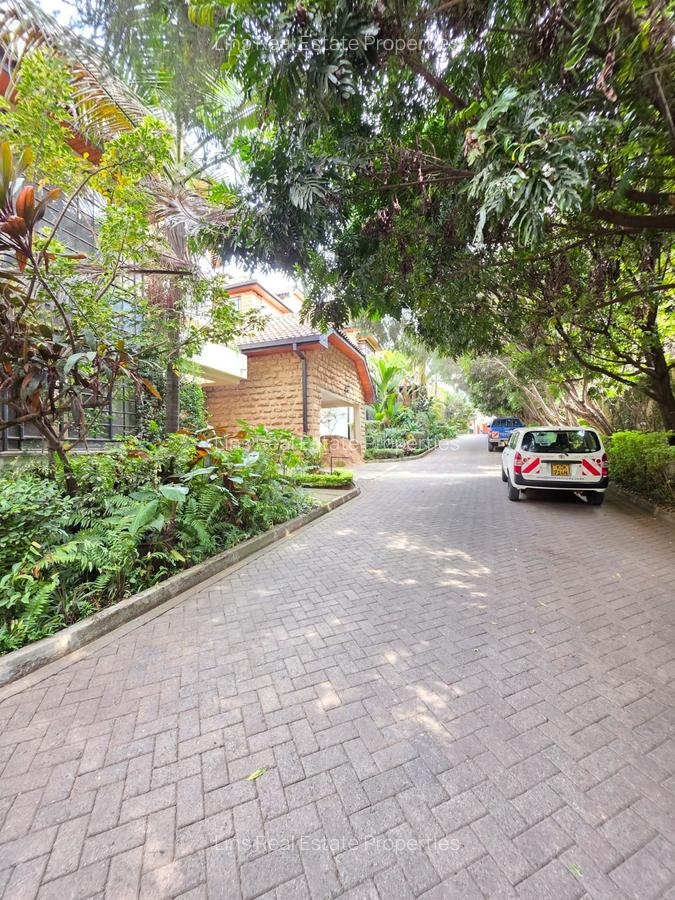 4 Bed Townhouse with En Suite in Lavington - 4