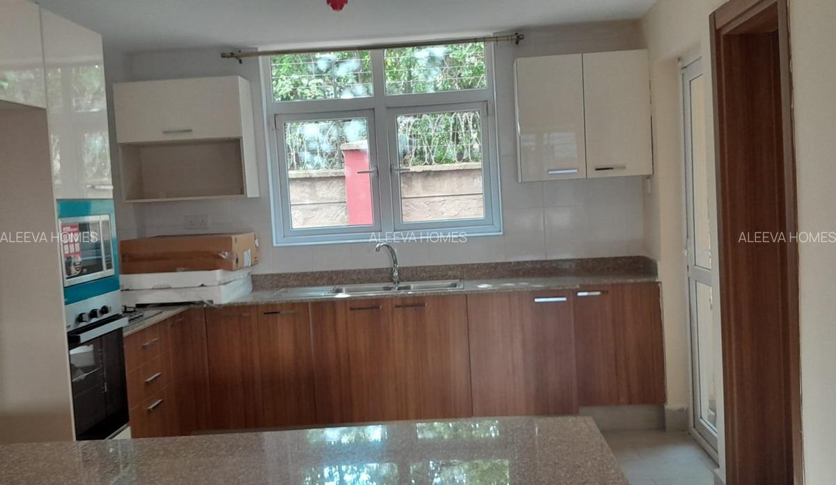 3 Bed Apartment with En Suite in Kilimani - 6