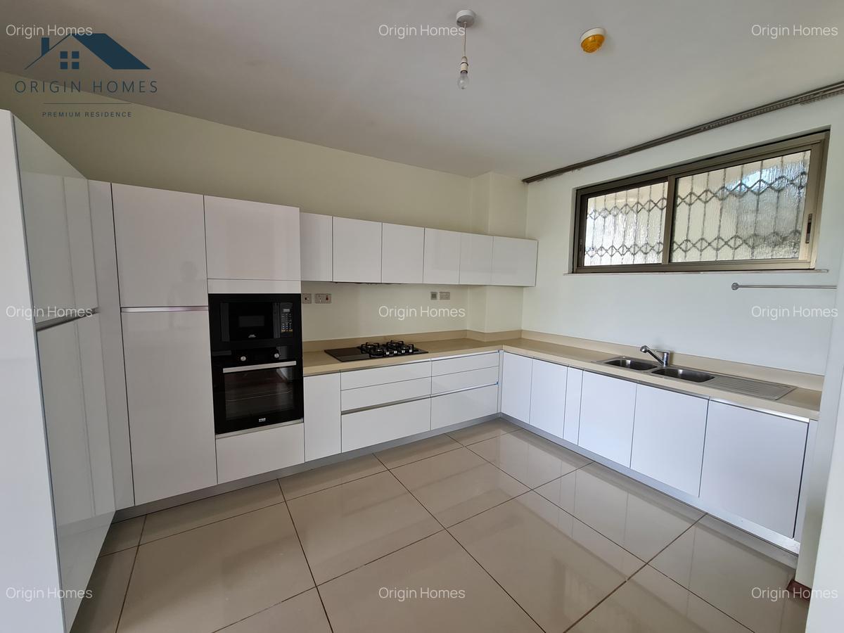 3 Bed Apartment with En Suite at Parklands Road - 7