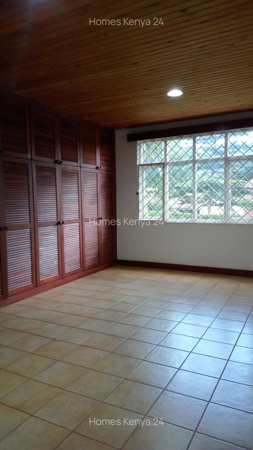 5 Bed House in Rosslyn - 17