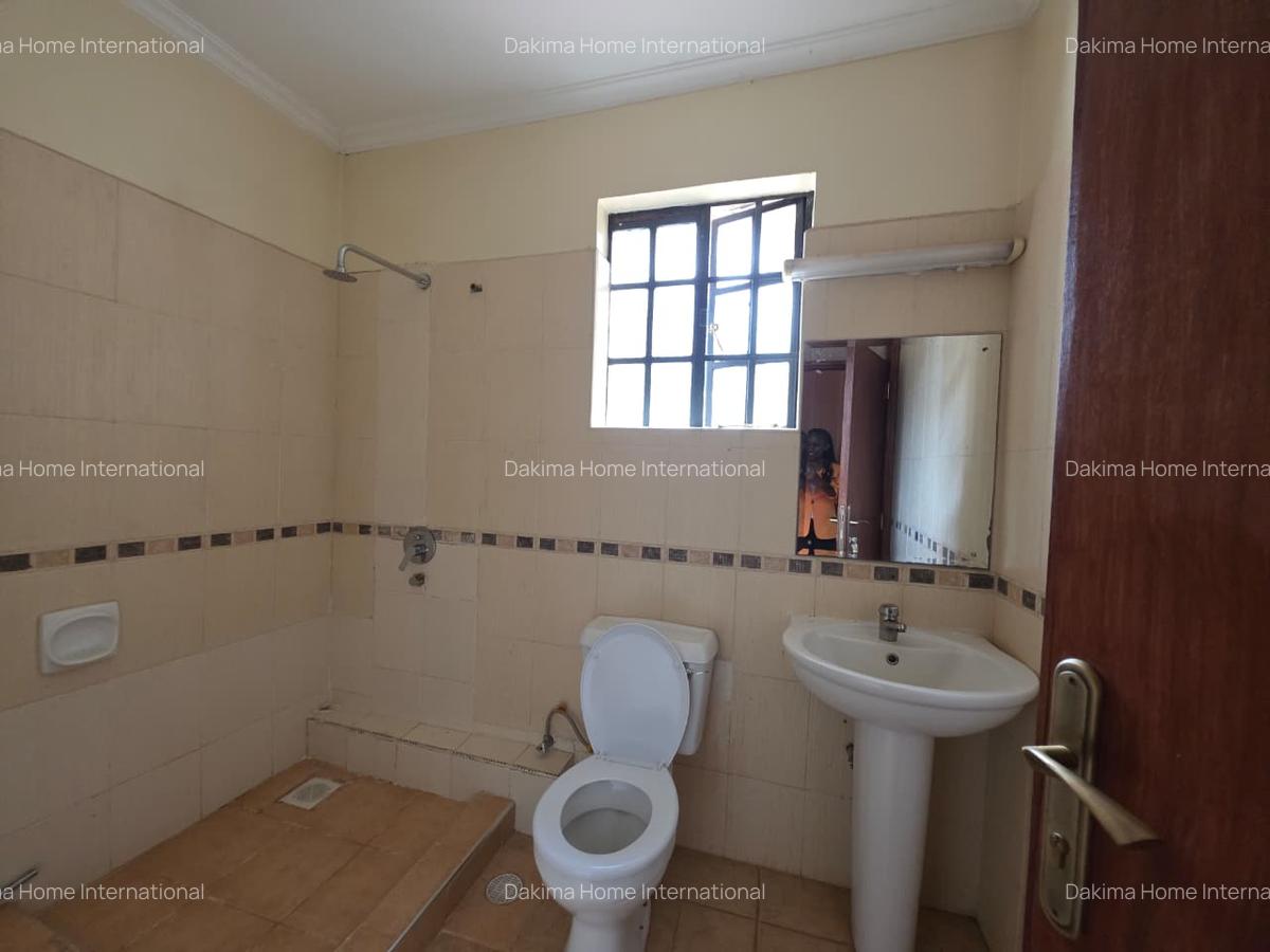 4 Bed Townhouse with En Suite in Kitisuru - 12