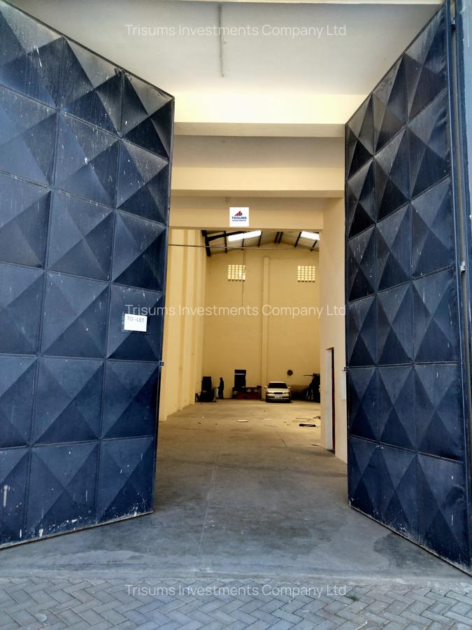 7,450 ft² Warehouse with Fibre Internet in Industrial Area - 6