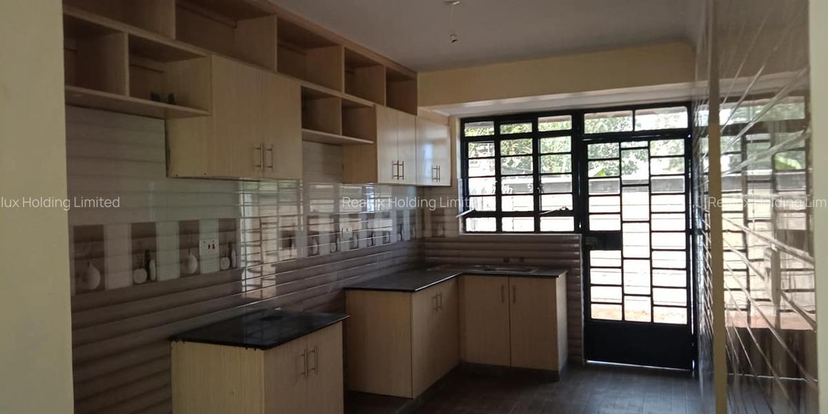 4 Bed Townhouse with En Suite in Gikambura - 14