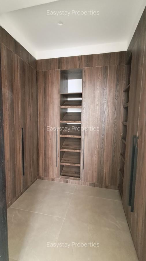 4 Bed Apartment with En Suite in Riverside - 7