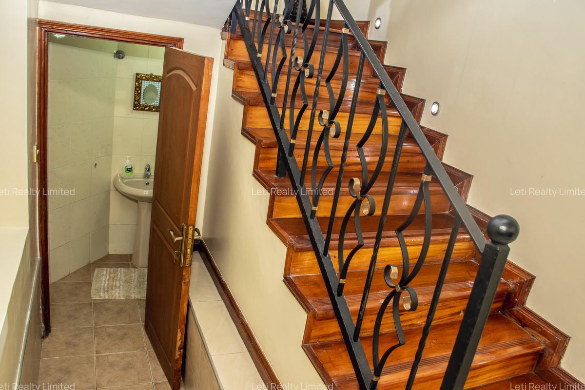 4 Bed Townhouse with En Suite in Lavington - 4