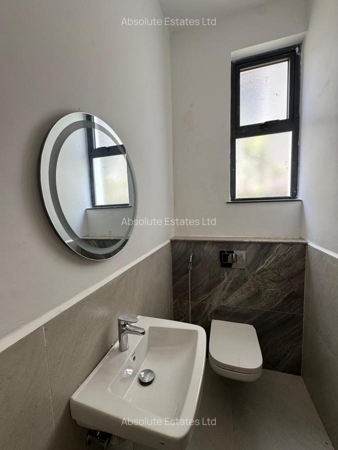 5 Bed Townhouse with En Suite in Lavington - 13