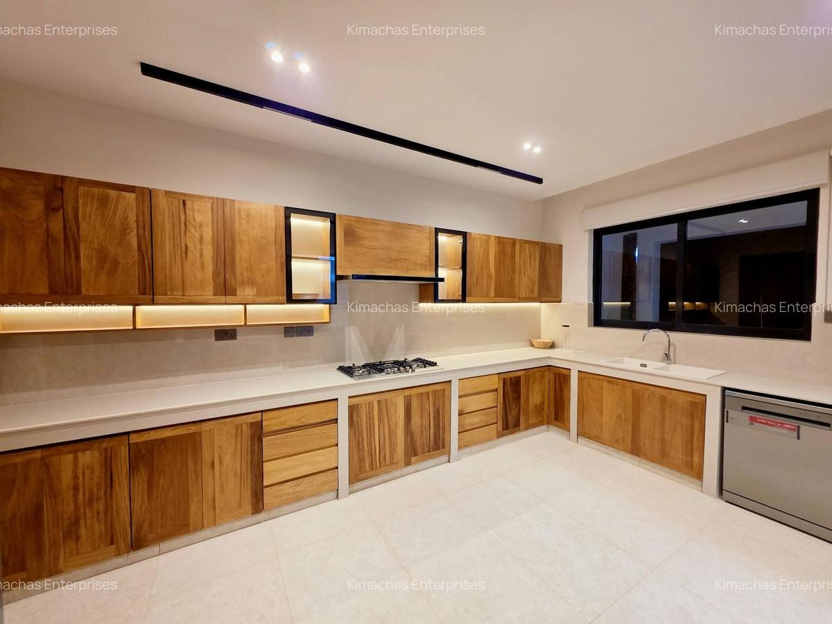 Serviced 3 Bed Apartment with En Suite at Mt Kenya Road - 9