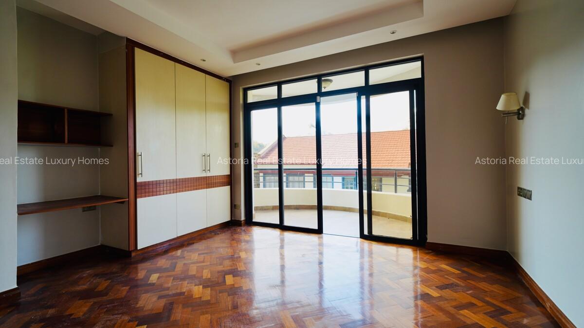 4 Bed Apartment with En Suite at 2026-535 - 18