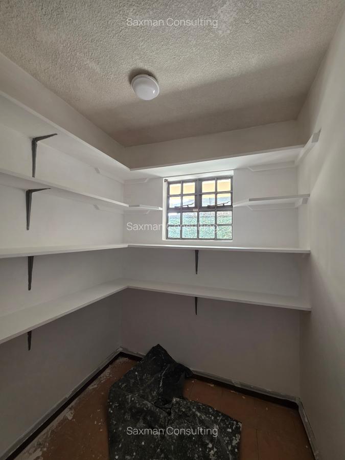 4 Bed House with En Suite in Runda - 8