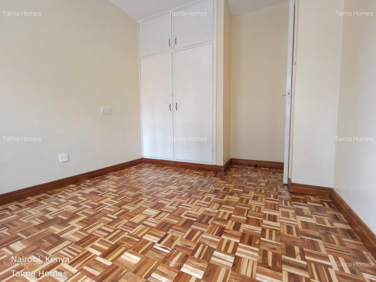 5 Bed Villa with En Suite at Off Brookside Grove - 15