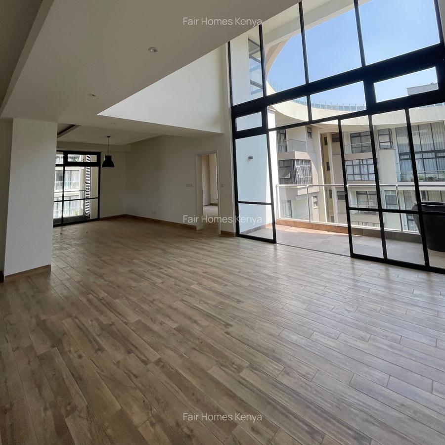 4 Bed Apartment with En Suite at Riverside Drive - 6