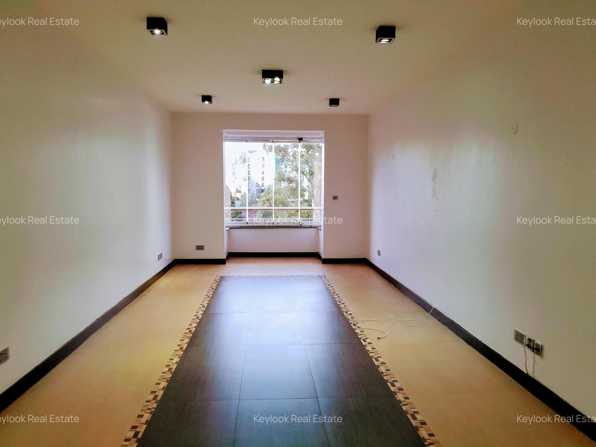 3 Bed Apartment with En Suite at Riverside Drive - 5