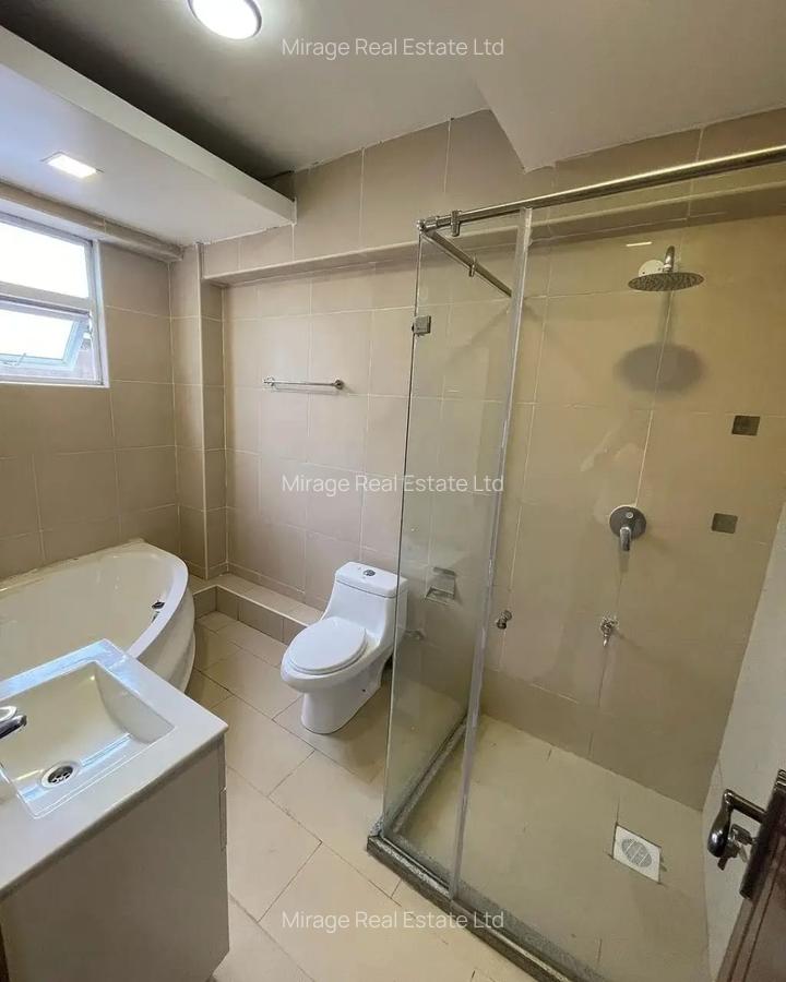 3 Bed Apartment with En Suite in Lavington - 4