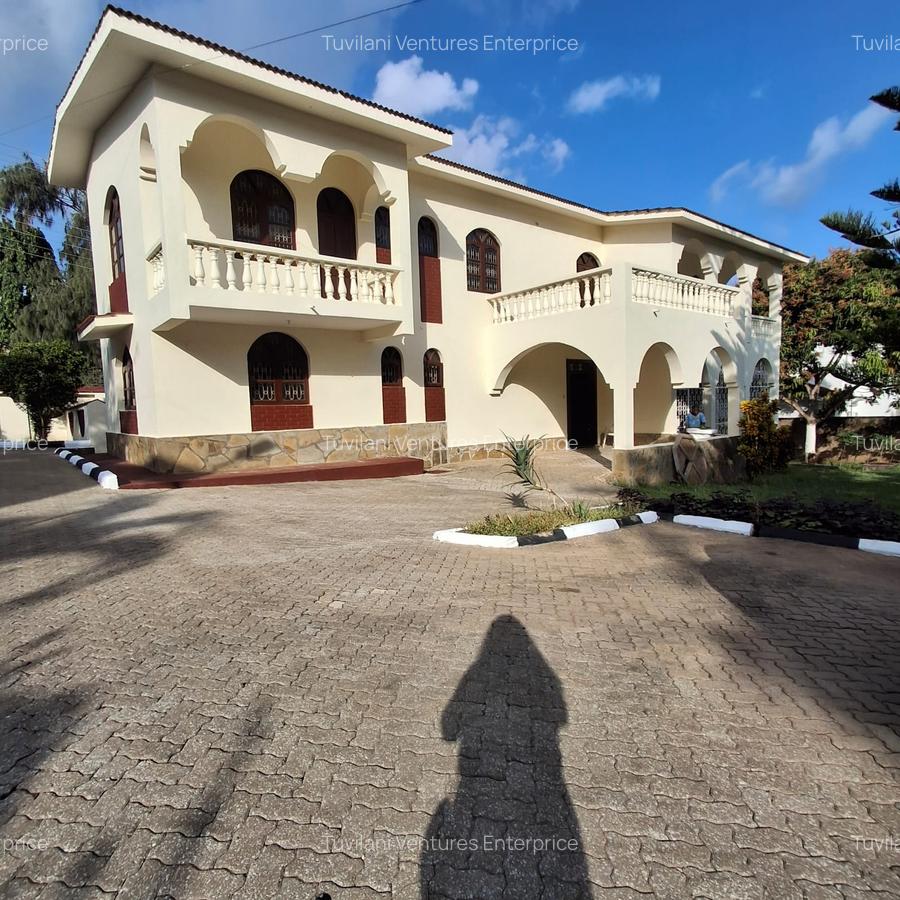 4 Bed Villa with En Suite at Nyali Mombasa - 4
