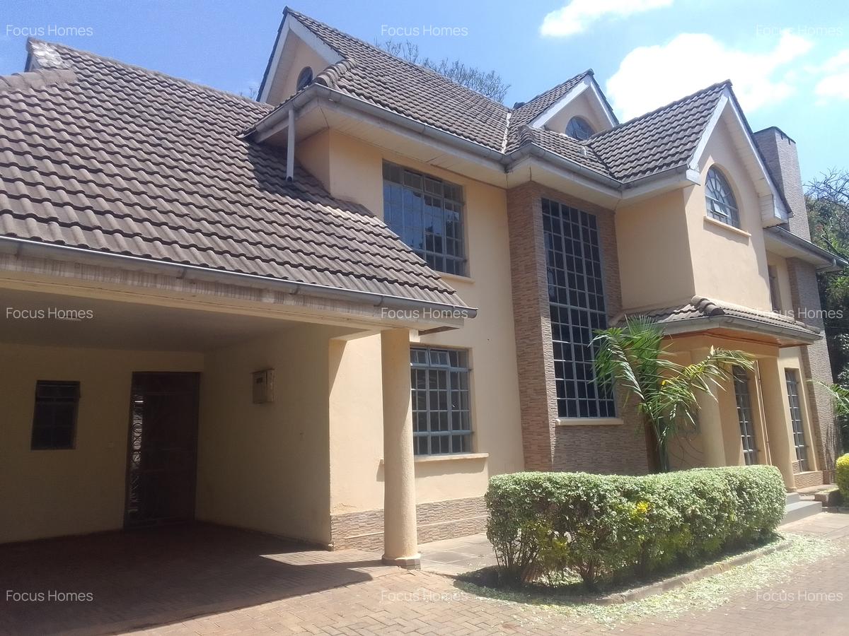 5 Bed Townhouse with En Suite in Lavington - 1