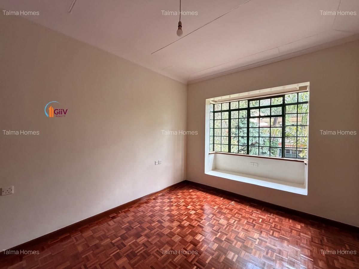 4 Bed Townhouse with En Suite at Off Brookside Drive - 4