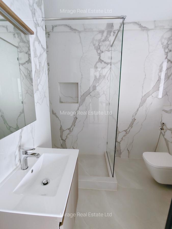 6 Bed Villa with En Suite in Lavington - 11