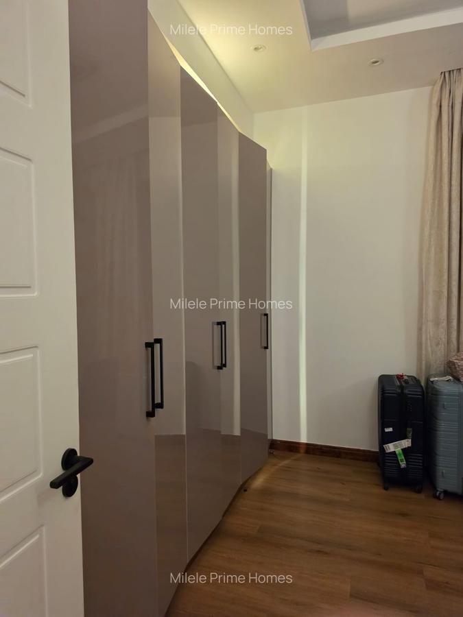 Serviced 6 Bed Apartment with En Suite at Parklands - 18