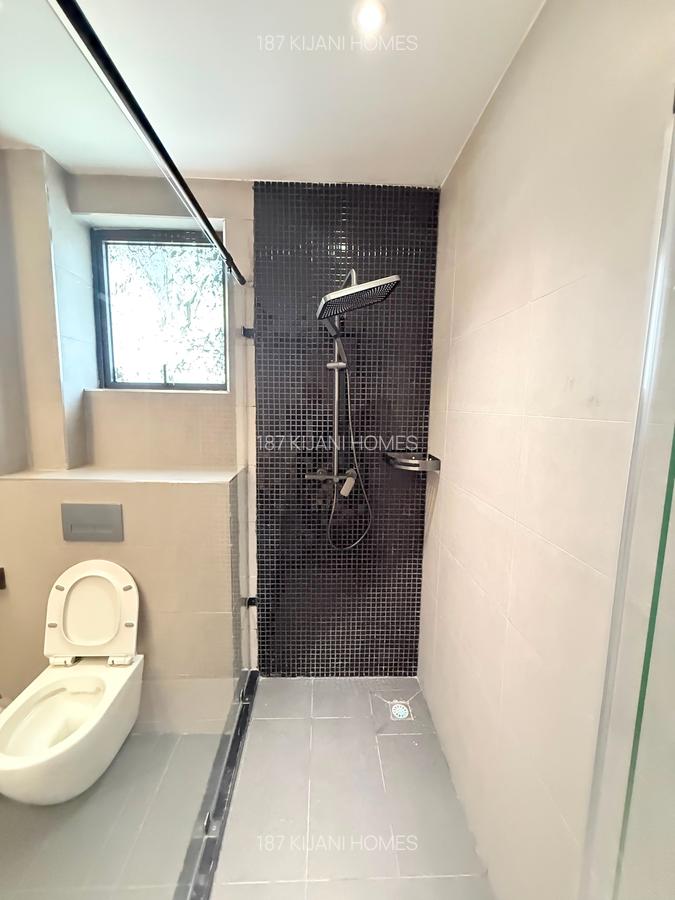 Serviced 2 Bed Apartment with En Suite at Windsor - 7