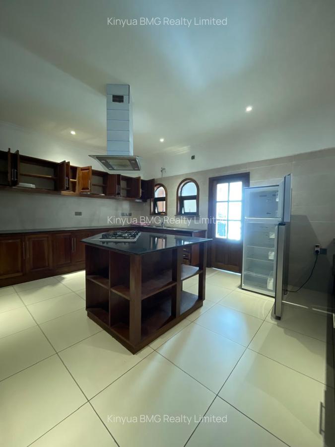 Serviced 3 Bed Apartment with En Suite in Nyali Area - 10