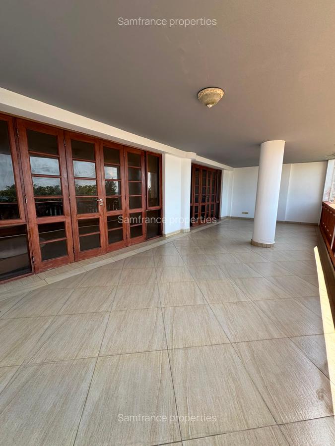 Serviced 3 Bed Apartment with En Suite at Lamera Beach - 7