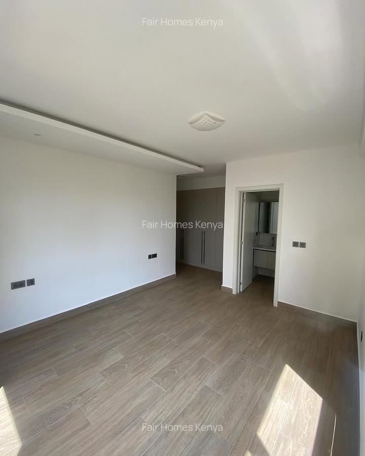3 Bed Apartment with En Suite at Riverside Drive - 9