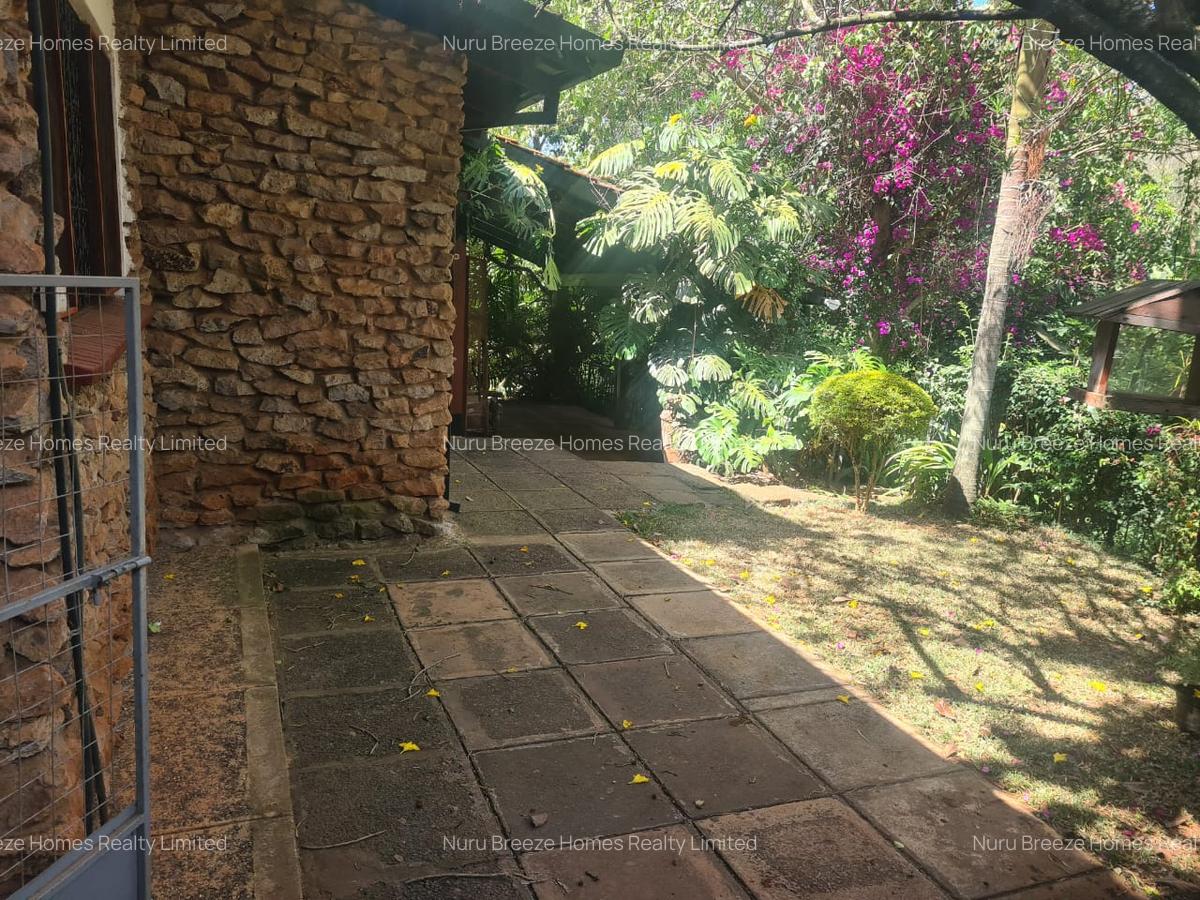 4 Bed House with En Suite in Lake View - 14